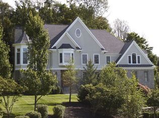 24 Hollow Ridge Rd, Mount Kisco, NY 10549