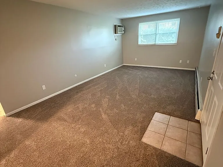 918 Pearson Cir #2 — Photo 3