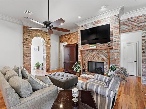 3rd image of 2095 High Point Dr