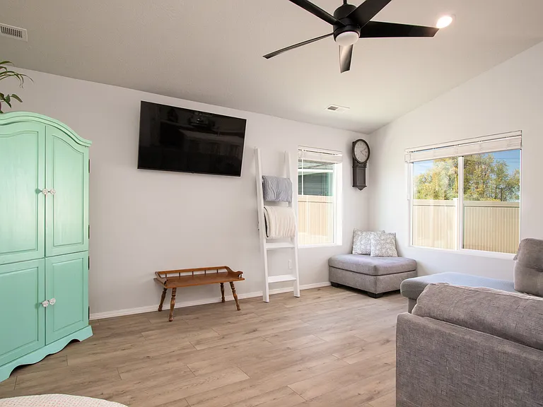 406 Hildago Way — Photo 33