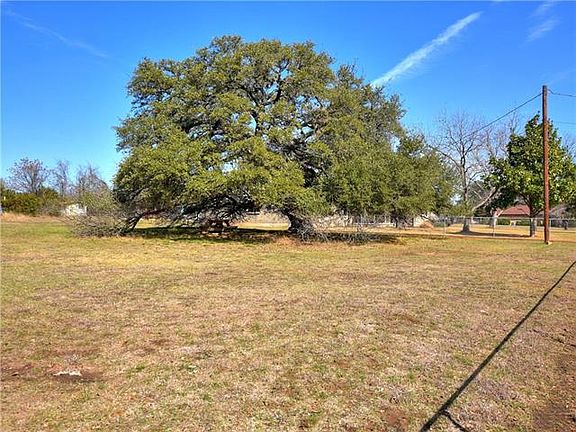 2nd image of 4100 Spanish Oak Dr