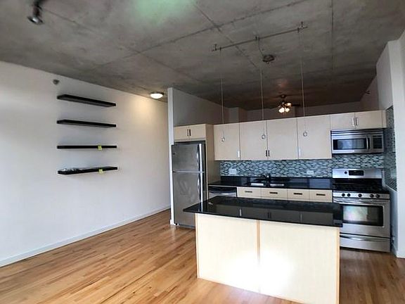3rd image of 1720 S Michigan Ave APT 2014