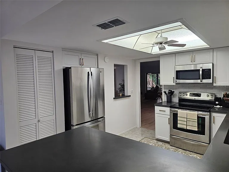 4408 La Jolla Dr #19-A — Photo 8