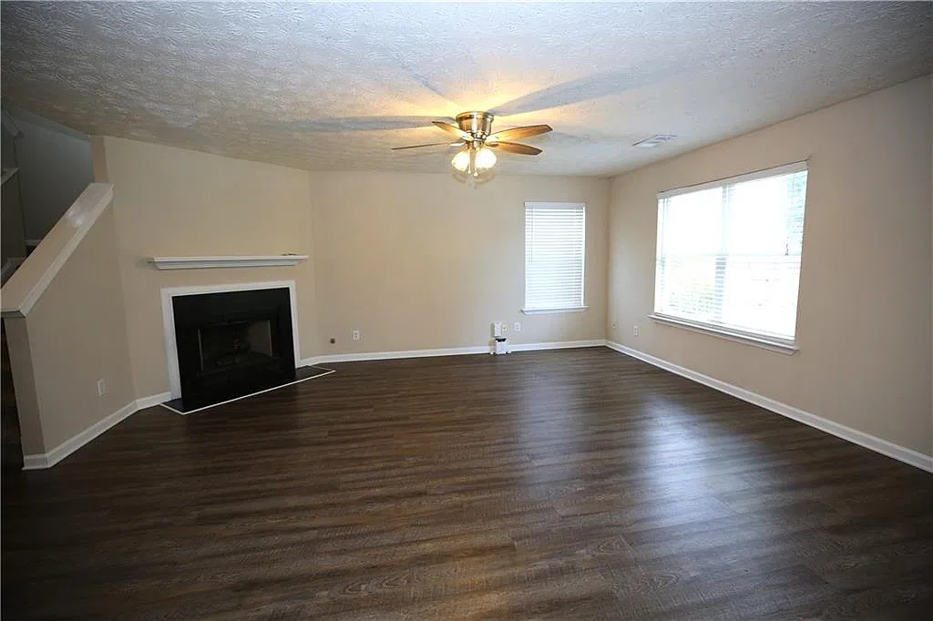 3 bed, 2.5 bath, 1540 sqft, $2,250 — Photo 3