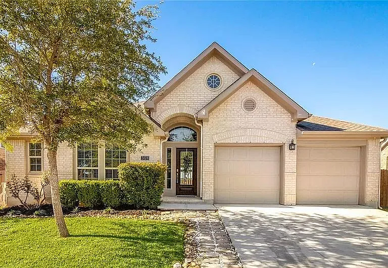 3028 Saddlehorn Dr — Photo 1