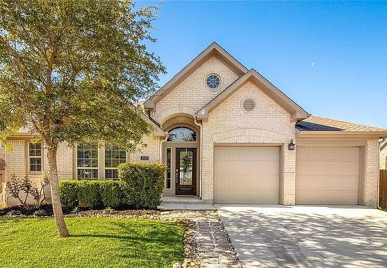1st image of 3028 Saddlehorn Dr