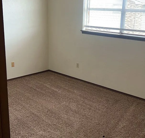 Avendale Pointe Apartments — Photo 40