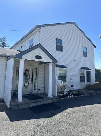 1 Hamlet Rd — Photo 2