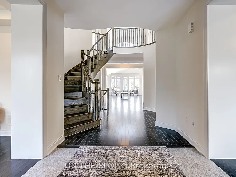 24 Whitewood Dr — Photo 47