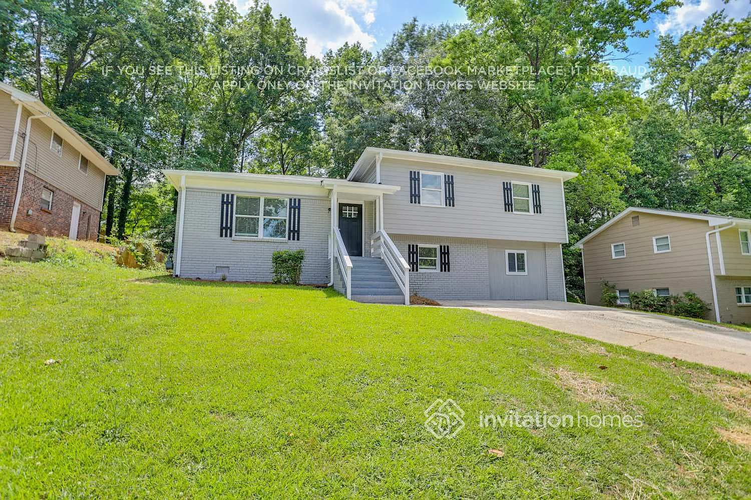1400 High Meadow Dr Stone Mountain, GA 30083 — Photo 2