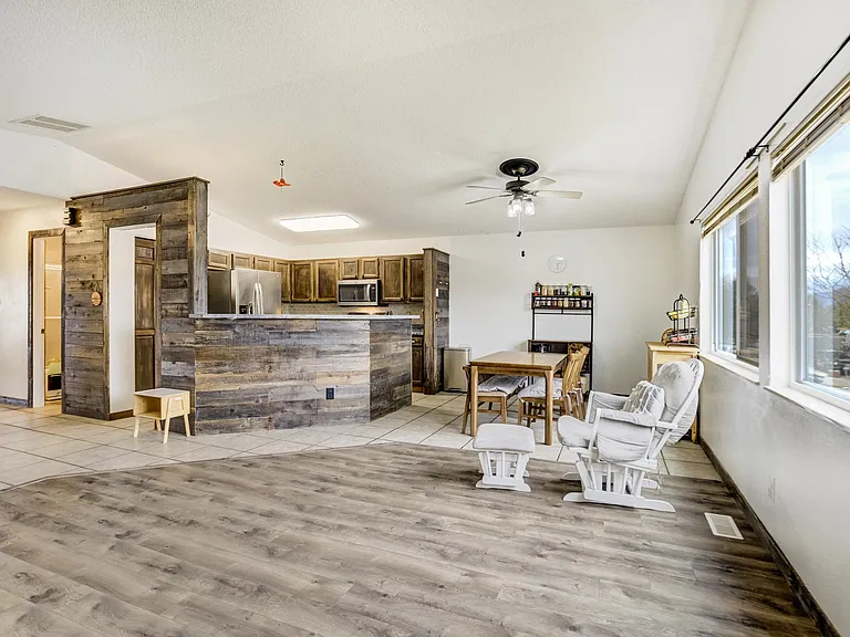 7425 Painted Rock Dr — Photo 16