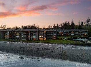 428 Harborview Dr SE, Bainbridge Island, WA 98110