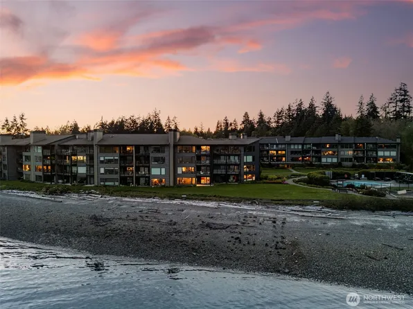 428 Harborview Drive SE, Bainbridge Island, WA 98110