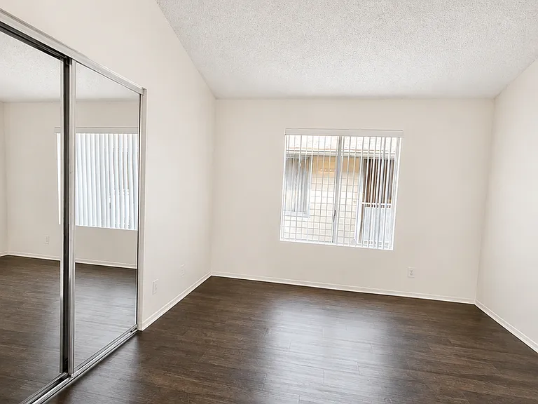 1133 Mira Mar Ave — Photo 14