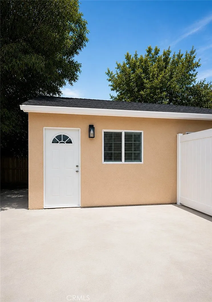 1 bed, 426 sqft, $2,200 — Photo 1