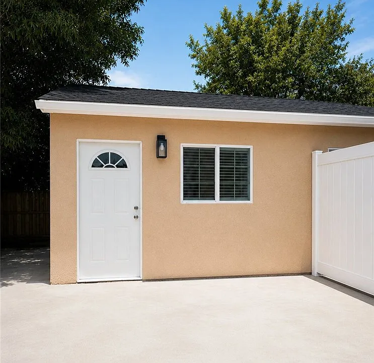 7649 Paso Robles Ave
