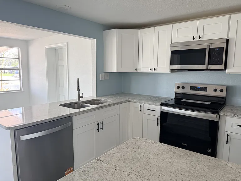 13428 Neptune Dr — Photo 13