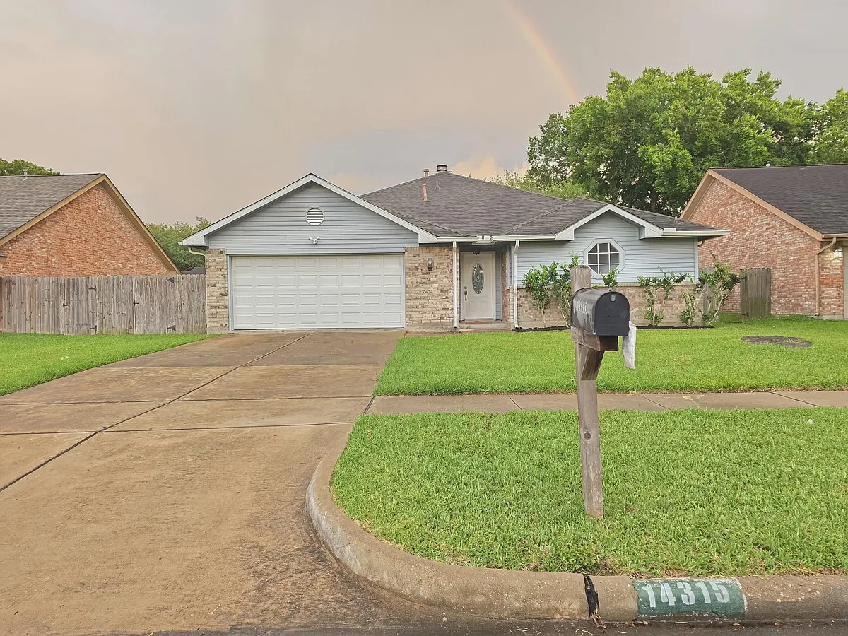 Building Photo - 14315 Royal Hill Dr
