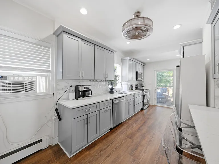 42 Spring Valley Ave — Photo 10