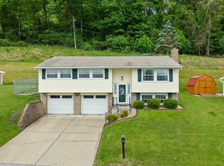 24 Crestview Dr, Wheeling, WV 26003