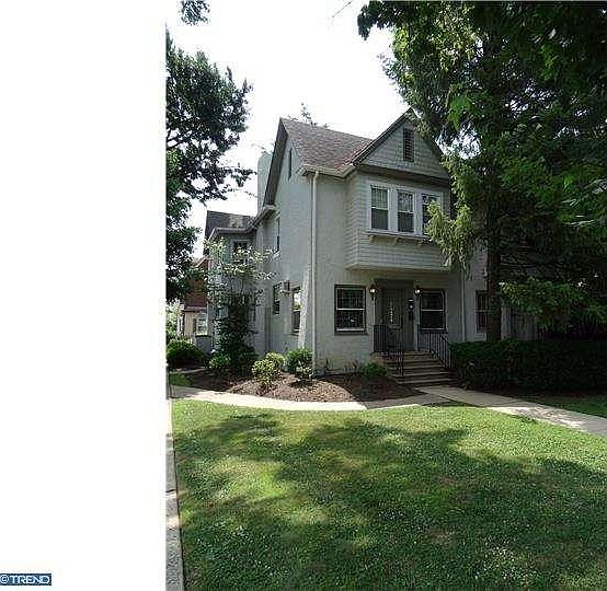 1st image of 827 Fayette St