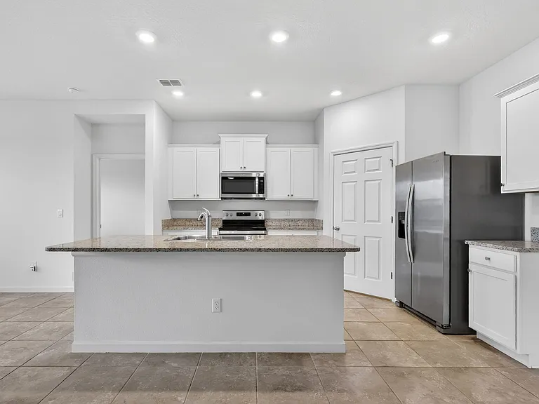 10552 SW Toren Way — Photo 5
