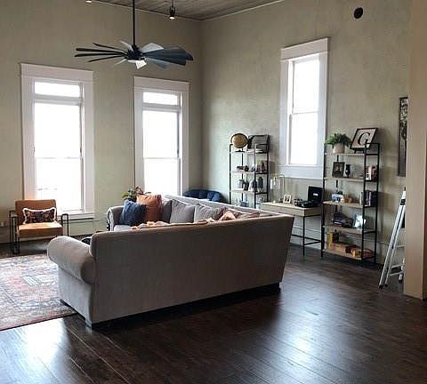 3rd image of 102 E Main St #B