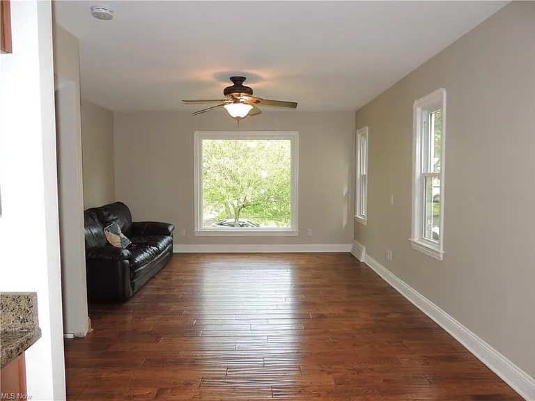 7366 Parma Park Blvd — Photo 7