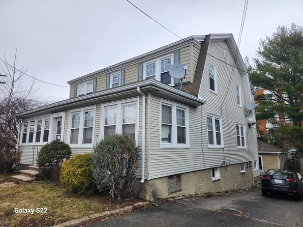 81 Loring Ave, Salem, MA 01970