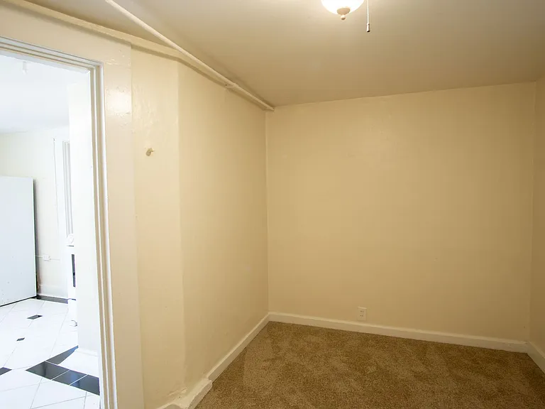 1235 SE Yamhill St #12 — Photo 10