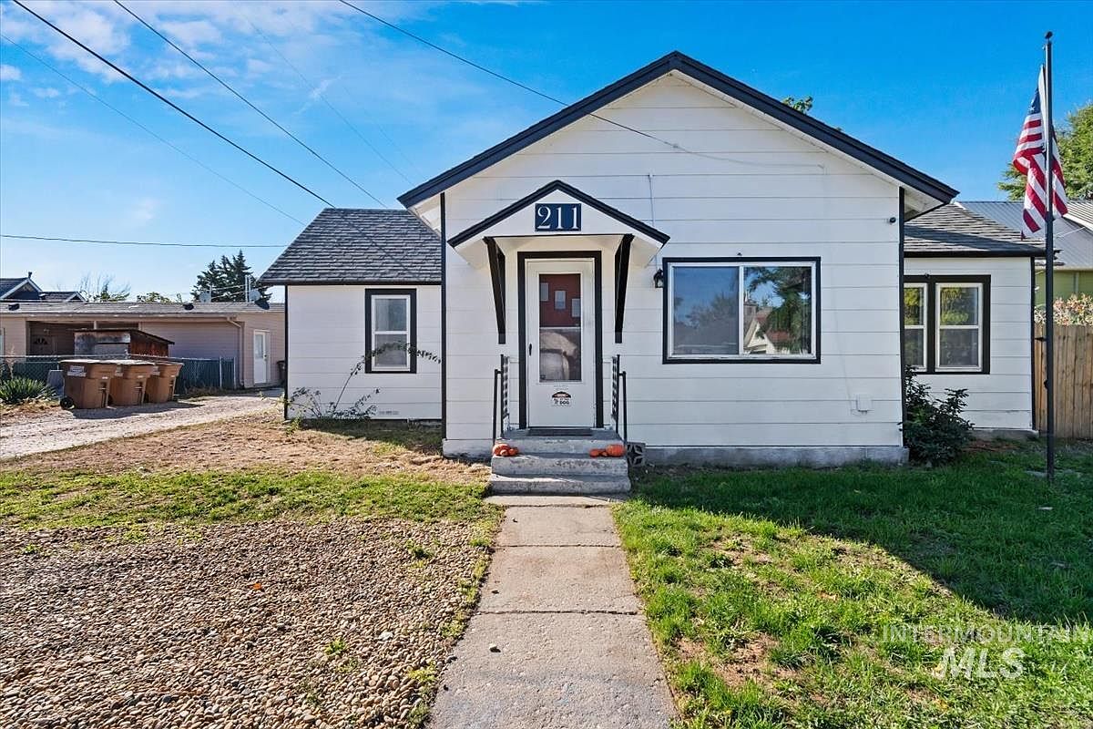 211 W 2nd St, Emmett, ID 83617 | Zillow