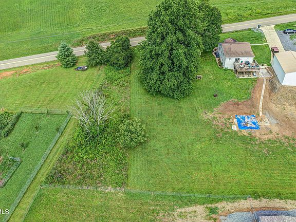 3rd image of 1349 Muddy Creek Rd