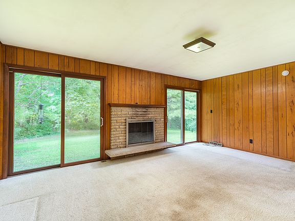 3rd image of 259 N 2559th Rd