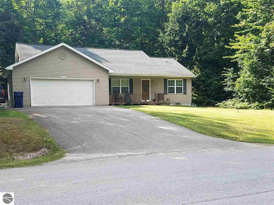 1st image of 8610 Bent Pine Dr