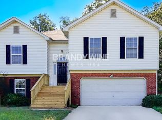 621 Saint Marys Ct, Ellenwood, GA 30294