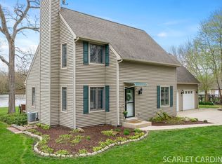 54 Kingmoor Ln, Yorkville, IL 60560
