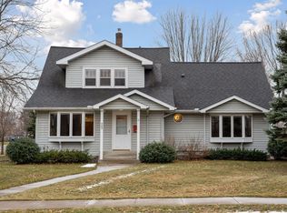 409 6th Ave SW, Cambridge, MN 55008