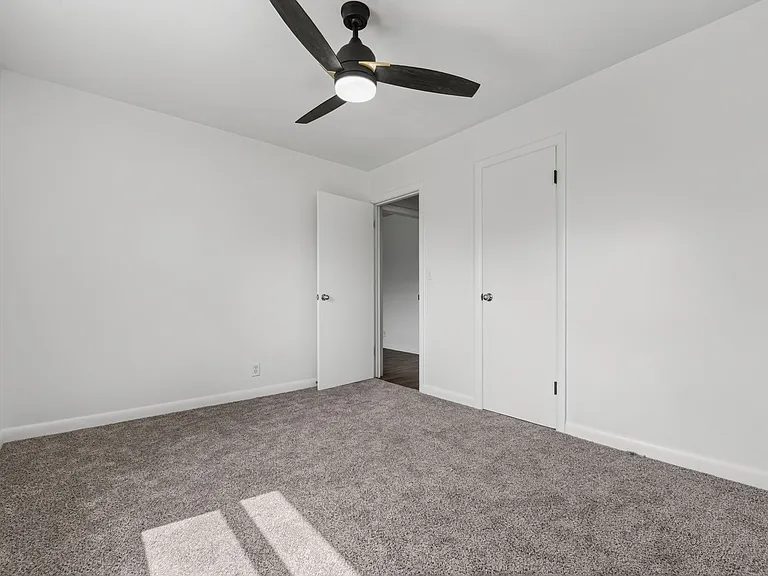 425 SE 11th St — Photo 5