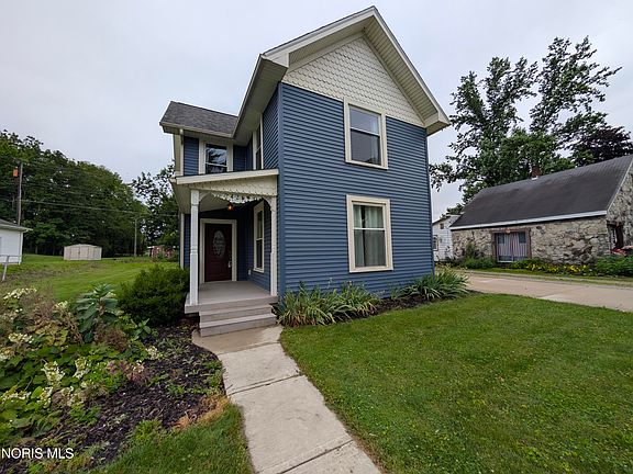 3rd image of 24269 W 2nd St