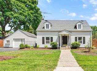 619 Union St, Geneva, IL 60134