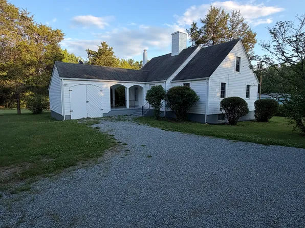 10891 Franklin St, Ferrum, VA 24088