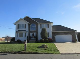 19 Sturmer St, Exeter, PA 18643