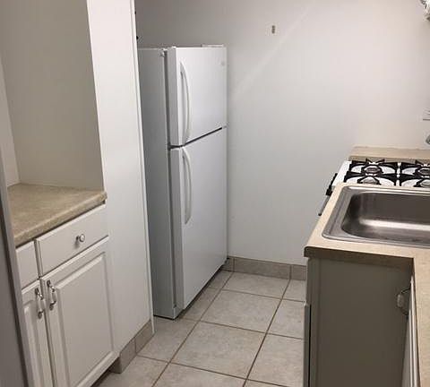 5th image of 404 Virginia Ave APT 9