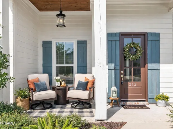212 San Domingo Dr, Youngsville, LA 70592