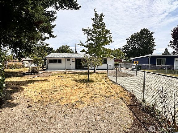2nd image of 4816 Diamond Boulevard SW