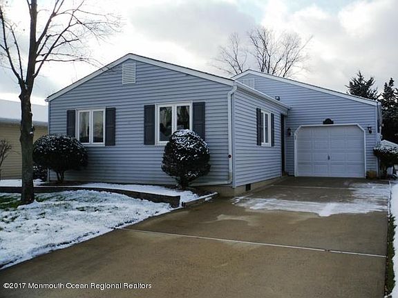 2nd image of 152 Port Royal Dr