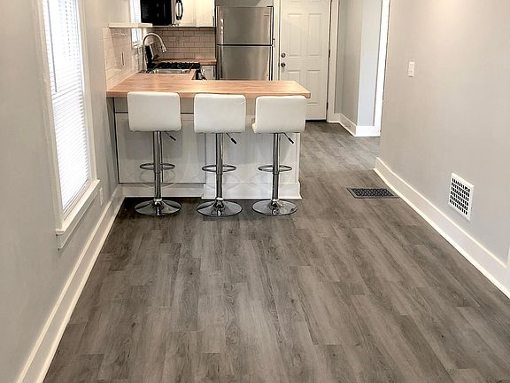 3rd image of 444 Hawley Ave APT 2