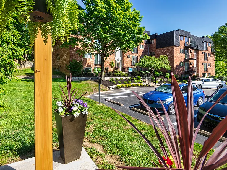 Romaine Court — Photo 35