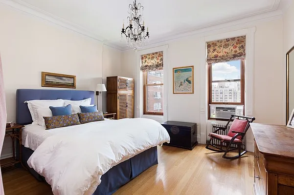 Sold by RES New York | media 4