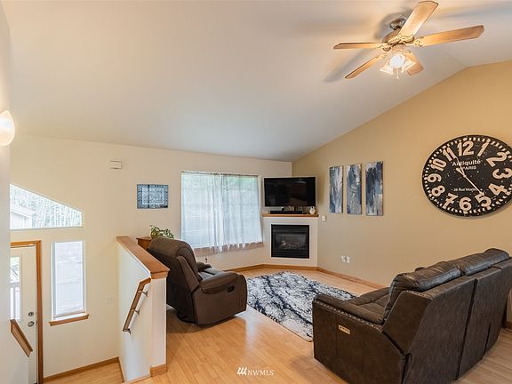 Open, vaulted ceilings